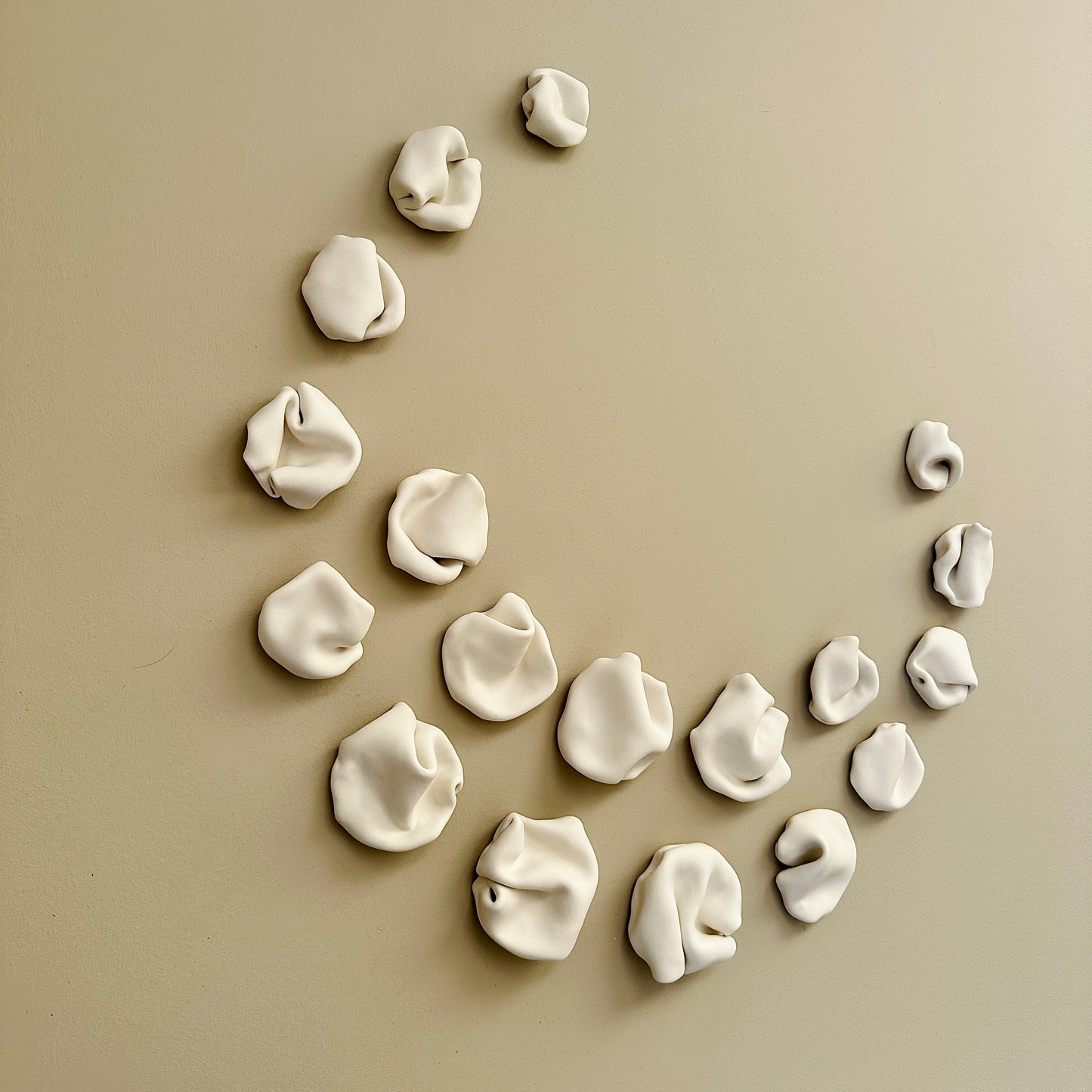 Ceramic wall art Flow Large set of 18 Curved abstract ceramic wall sculpture Quiet luxury Japandi Handmade natural white porcelain Elegant modern neutral MADE TO ORDER