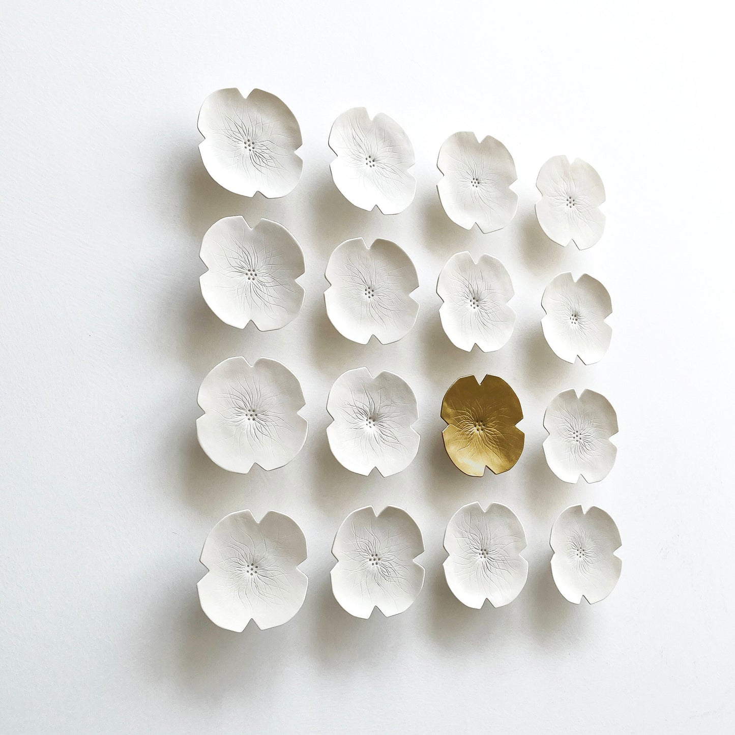 16 Graces - Large wall art set Contemporary wall sculpture 16 Ceramic flowers White & gold porcelain Modern original artwork MADE TO ORDER